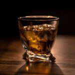 Lichioruri esențiale pentru barul acasă: trei sticle dulci care nu rămân uitate